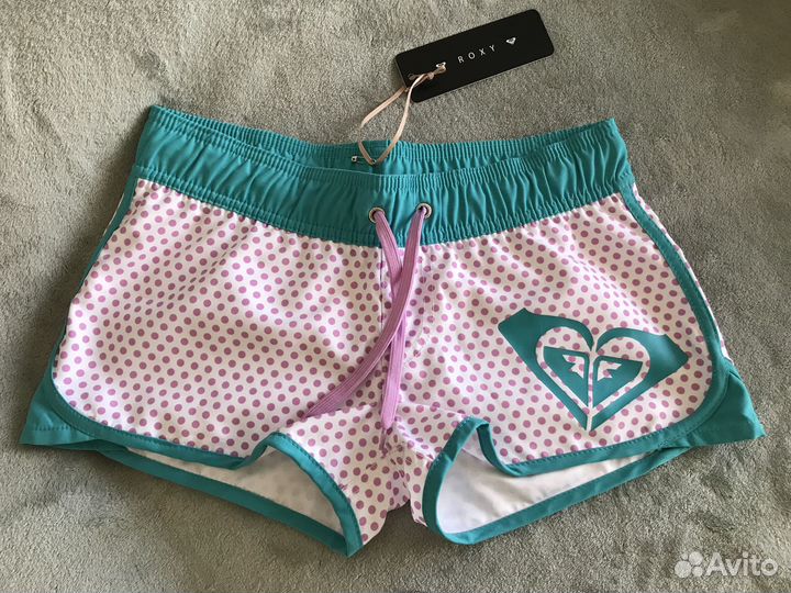 Шорты с этикеткой Roxy 40-42