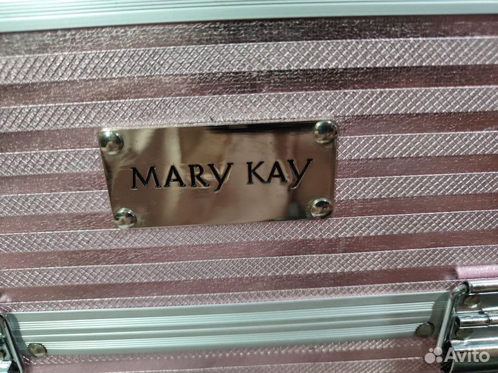 Чемодан, сумка визажиста Mary kay