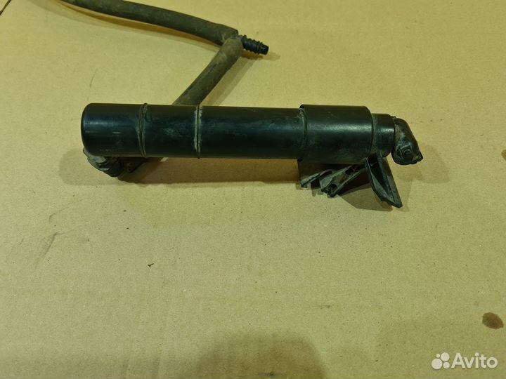 Форсунка омывателя фары Ford Focus 3