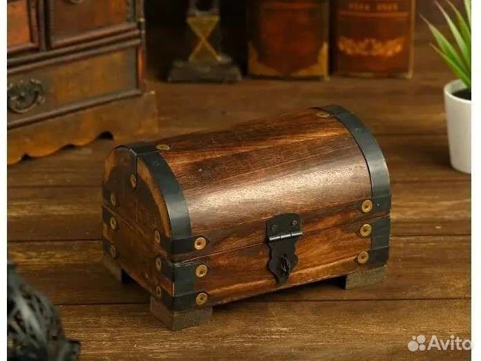 Деревянный сундучок