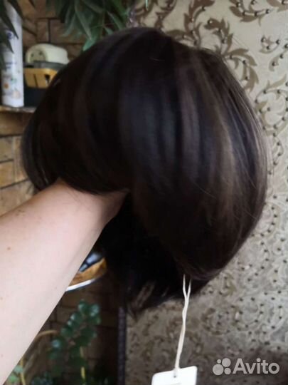 Парик тёмный шатен, короткий. Новый