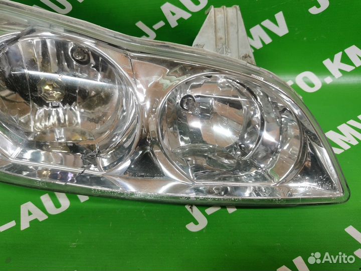 Фара Nissan Maxima