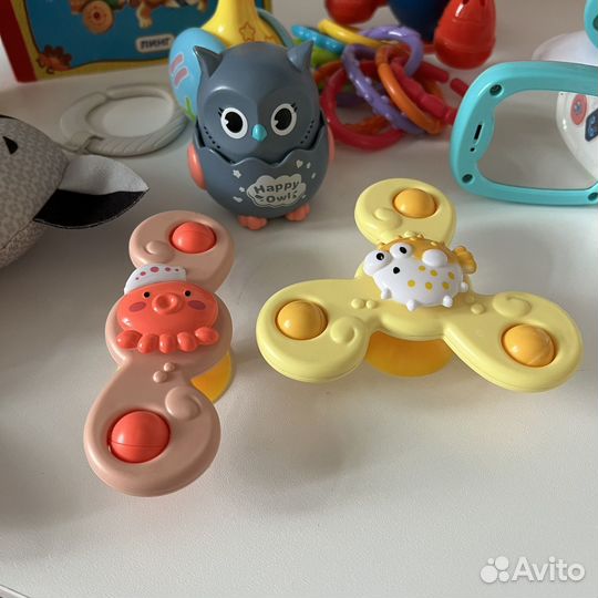 Развивающие игрушки для малышей пакетом