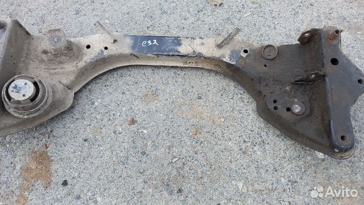 Подрамник передний BMW E32