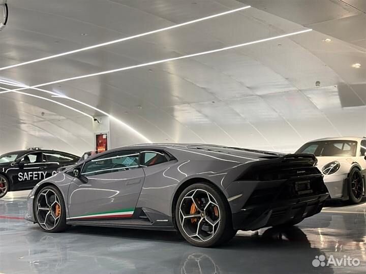 Lamborghini Huracan 5.2 AMT, 2021, 16 450 км