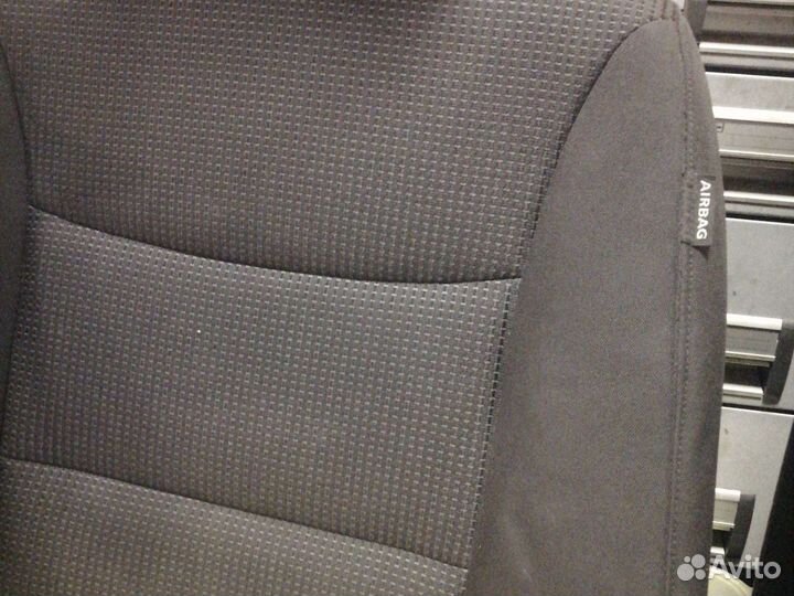 Обивка сиденья правое киа соренто xm