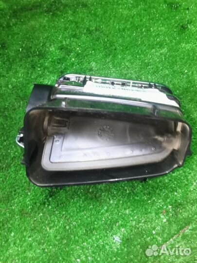 Дефлектор воздуховода правый Citroen C4 седан 1.6