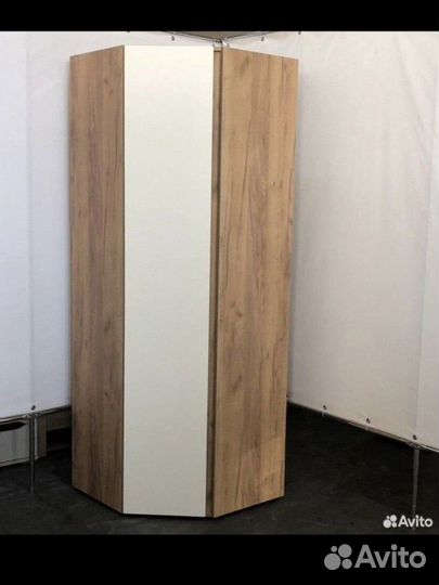 Угловой шкаф