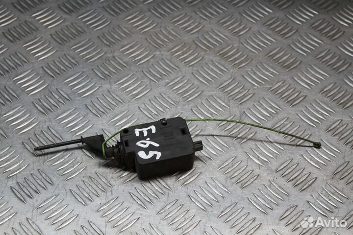 Активатор замка крышки бензобака BMW 7 E65