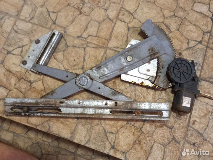 Электростеклоподъёмник на Daewoo Nexia передний