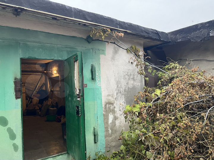 Гараж, > 30 м²