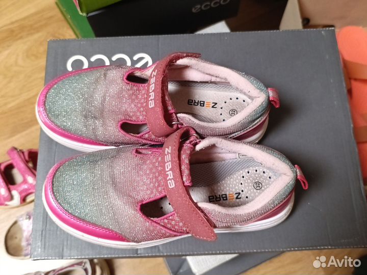 Кроссовки зебра 32