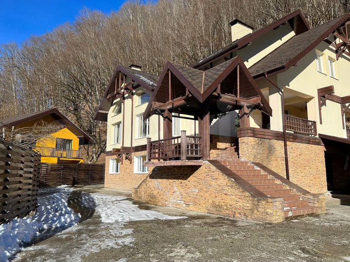 Дом 510 м² на участке 28 сот.