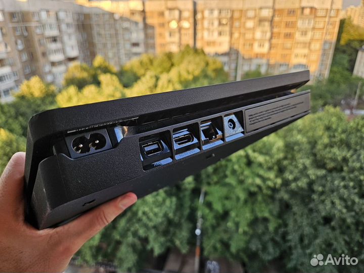 Sony PS4 Slim 500gb 2 геймпада