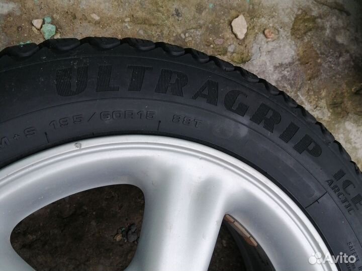 Goodyear Ultragrip Ice Arctic 195/60 R15 88T