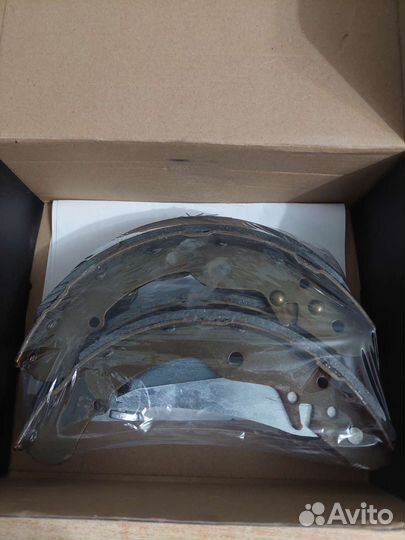 Комплект барабанных тормозных колодок GS8639