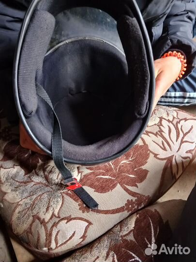 Продам шлем, немножко покацанный, 1 владелец