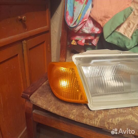 Фара передняя правая