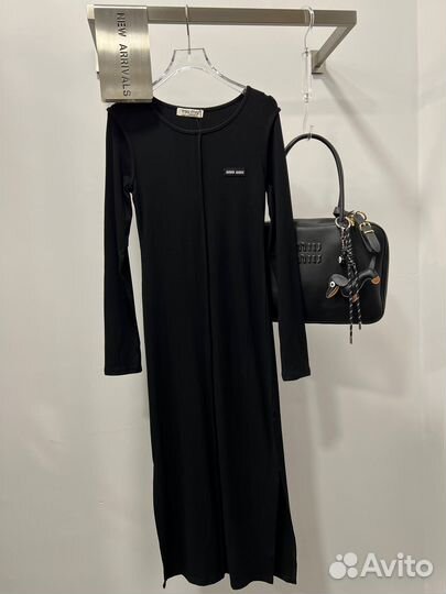 Платье MIU MIU трикотажное