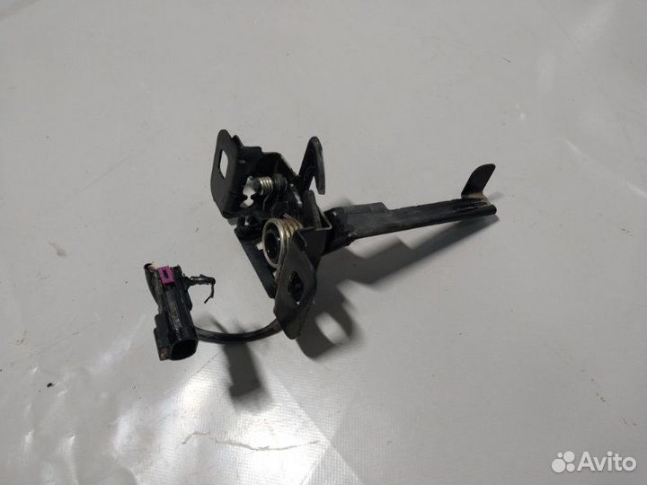 Замок капота Chevrolet Cruze седан 1.6 F16D3 2010