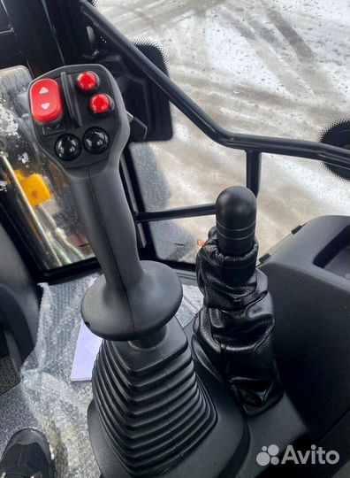 Экскаватор-погрузчик MST M644, 2023