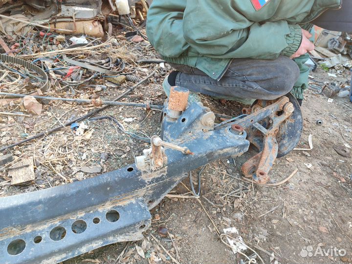 Подрамник балка задний Toyota Avensis T250 седан 1