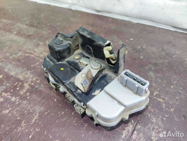 Замок двери задней левой ваз (LADA) Kalina