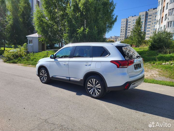 Mitsubishi Outlander 2.0 CVT, 2021, 58 750 км