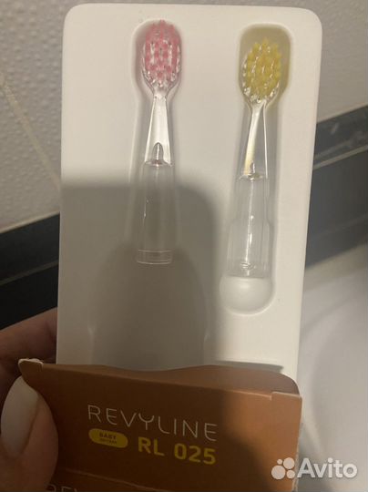 Электрическая зубная щетка детская