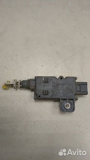 Активатор замка багажника Nissan Primera