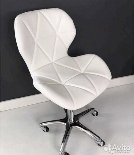 Стул со спинкой для мастера. модель - 