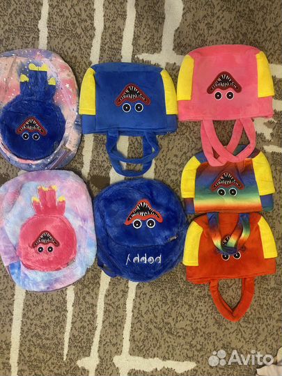 Игрушки, вешалки, разные вещИ коробкой бесплатно