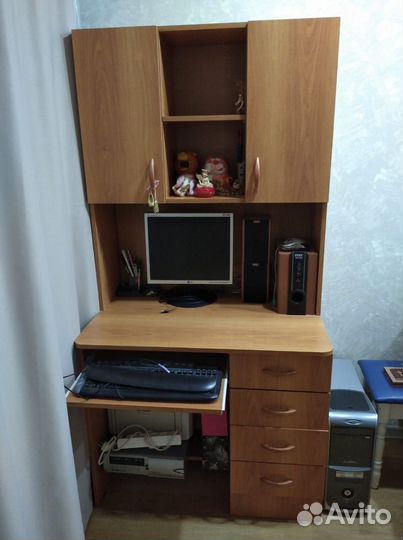 Компьютерный стол с полками бу