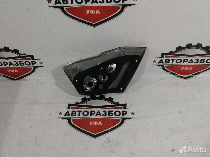 Фонарь внутренний левый toyota camry 50 11-14