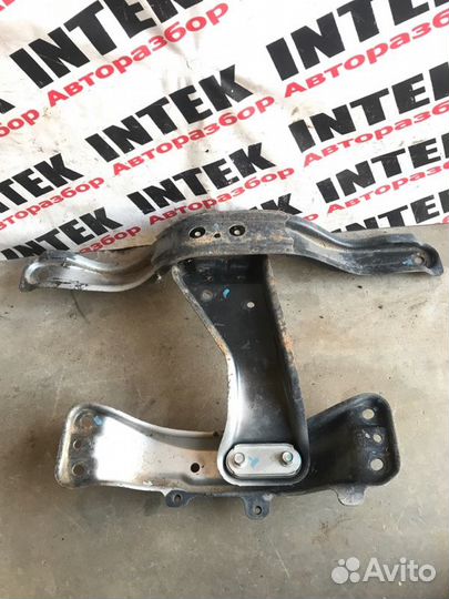 Балка крепления кпп Subaru Legacy (B13)