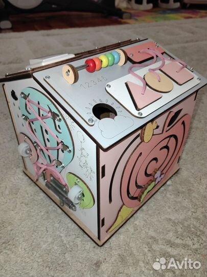 Бизиборд домик