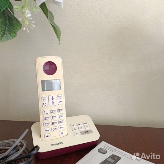 Телефон с трубкой