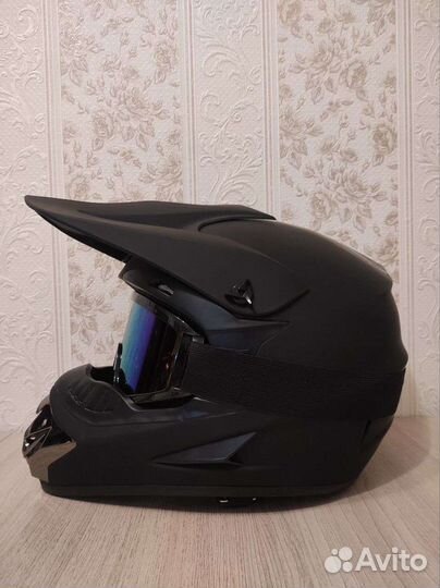 Кроссовый шлем чёрный (новый)