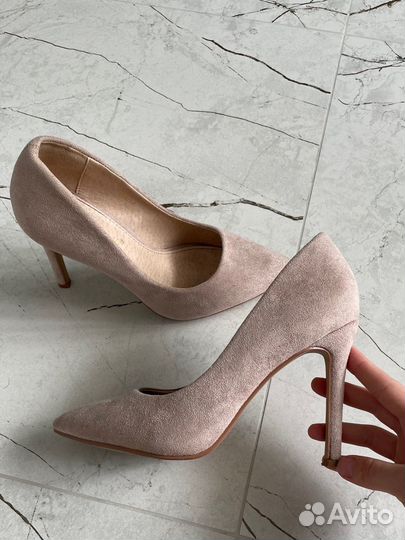 Туфли на шпильке 38