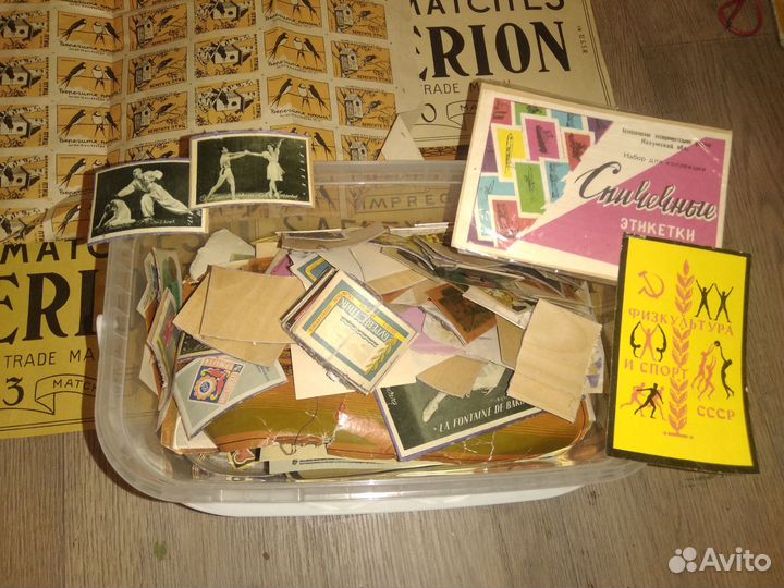 Огромное количество спичечных этикеток