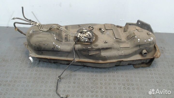 Бак топливный Nissan Elgrand, 1998