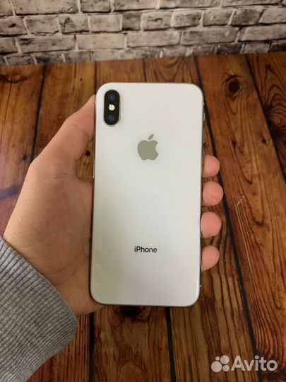 iPhone X, 64 ГБ
