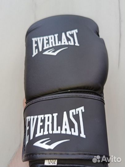 Боксерские перчатки 12 oz Everlast