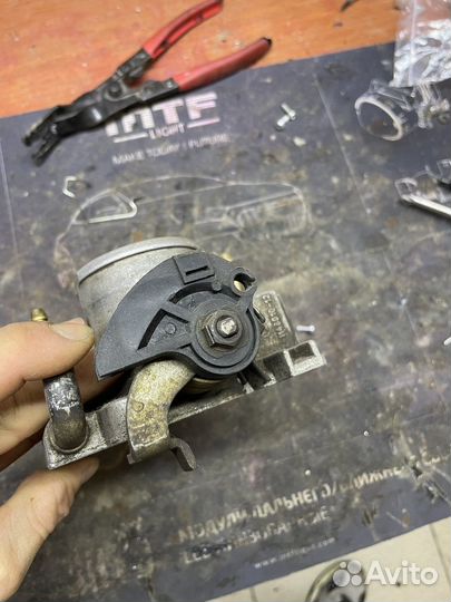 Дроссельная заслонка priora