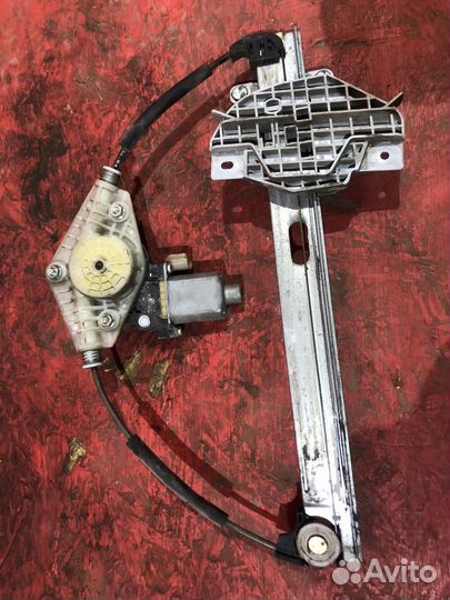 Kia Rio 4 стеклоподъемник задний правый электро