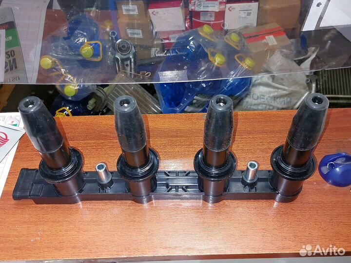 Опель Астра J, Мока Катушка зажигания 55584404