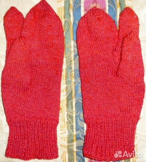 Варежки красные