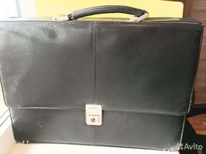 Мужской кожаный портфель Ferre