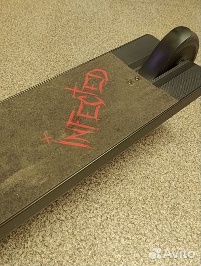 Трюковой самокат tech team infected