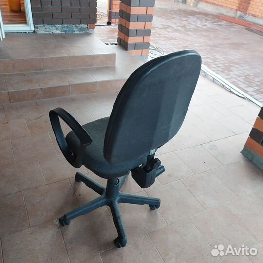 Компьютерное кресло